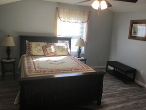 Room - 3-bedroom home in Erwin TN. Peaceful, safe, and quite with friendly neighbors. (Erwin)