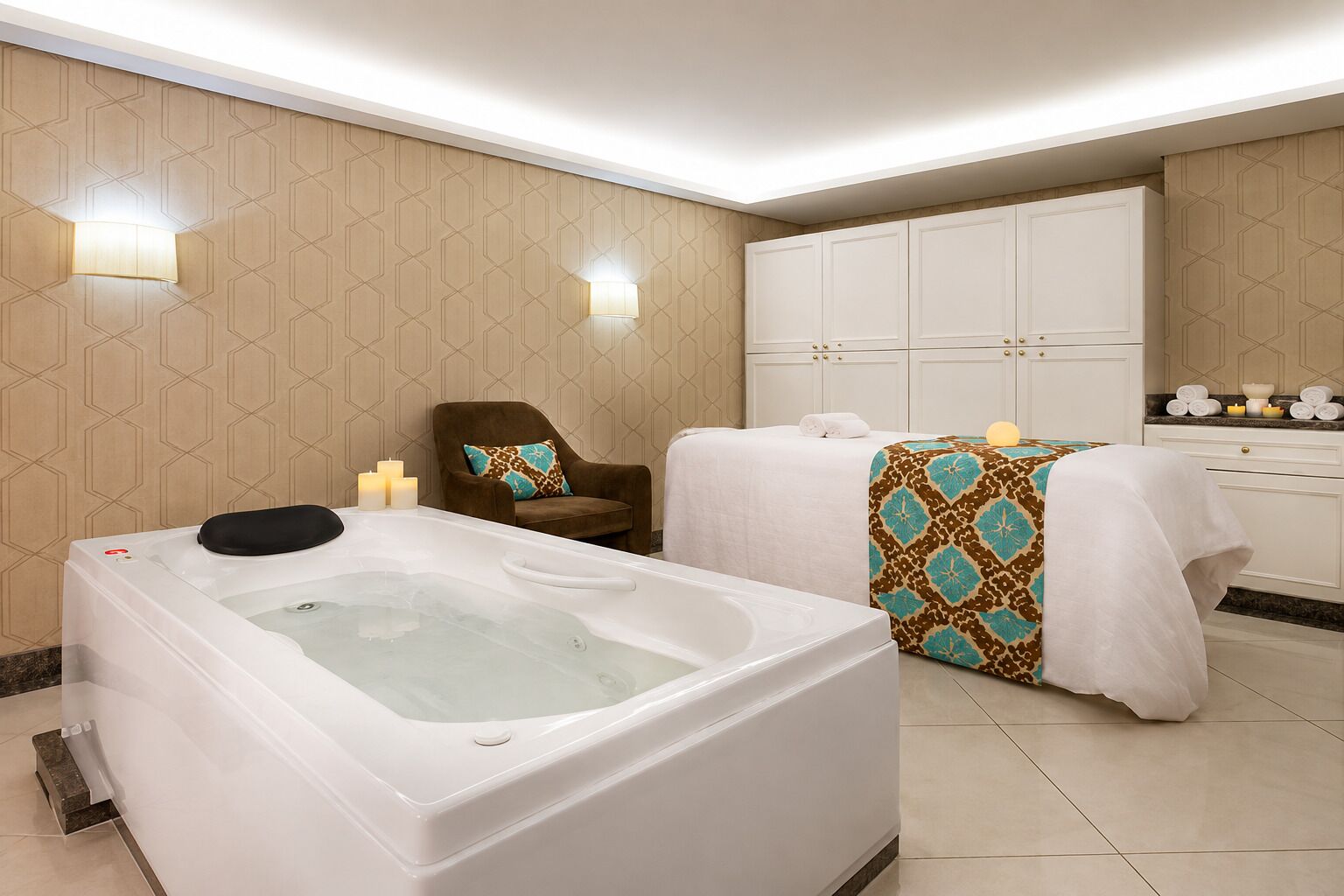 Sauna, hot tub, steam room, body treatments, 6 treatment rooms, massages