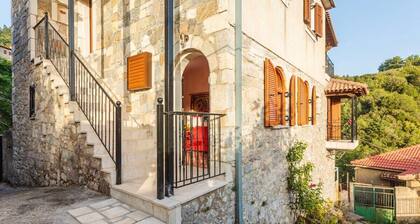 Stemnitsa Stone Residence - Cosy Mountain Escape