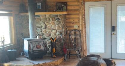 Cozy Riverside Cabin