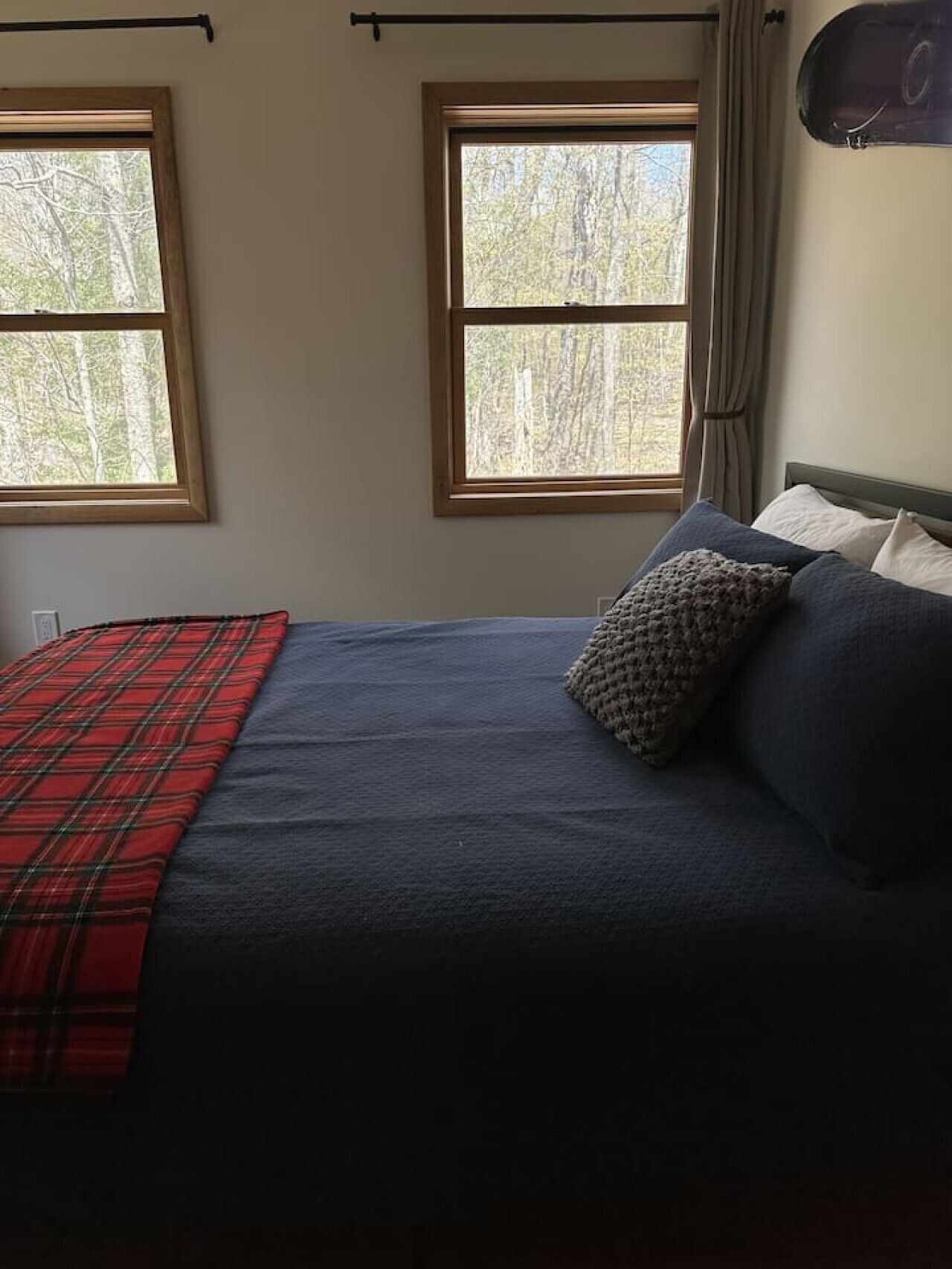 3 bedrooms, desk, iron/ironing board, WiFi