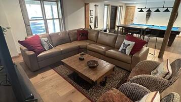 TV, fireplace, video games, stereo
