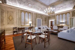 House - Frescoed Apartment in the Heart of Florence (Florence)