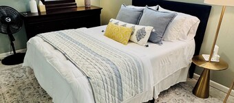 Charming guesthouse in Tulsa's most picturesque neighborhood, Maple Ridge