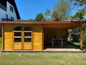 Outdoor dining - Apartment 'Biederbick' with Lake View, Shared Garden and Wi-Fi (Diemelsee)