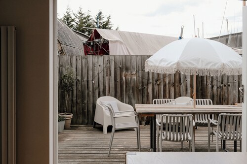 bumpkin. Stylish Coastal Home. Walk to Beach & Award-Winning Seafood. Sleeps 6
