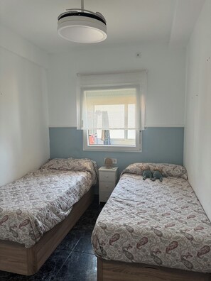 Iron/ironing board, WiFi, bed sheets