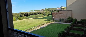 Punta Ala: Studio Apartment with Ocean View - Climate - Parking Space - Beaches