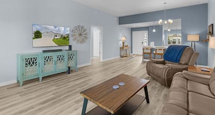 Dog-Friendly 3BR Designer Home with Spa & 4-Seat Golf Cart