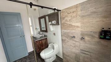 Classic Double Room, Patio, Courtyard View | Bathroom