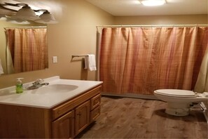 Towels, toilet paper - Summer Breeze (New Tazewell)
