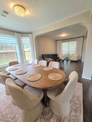 Dining - Grand Conroe Retreat Near The Woodlands, Pool, 2 Primary Suites, Sleeps 8 (Conroe)