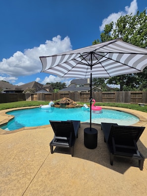 Pool - Grand Conroe Retreat Near The Woodlands, Pool, 2 Primary Suites, Sleeps 8 (Conroe)