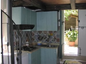 Private kitchen - Elegant Art Nouveau-style villa with a beautiful garden in Tropea, near the beach (Tropea)