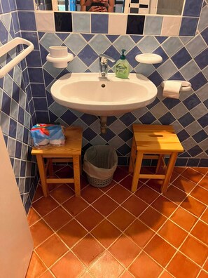 Bathroom - Vrbo Property (Calabria)