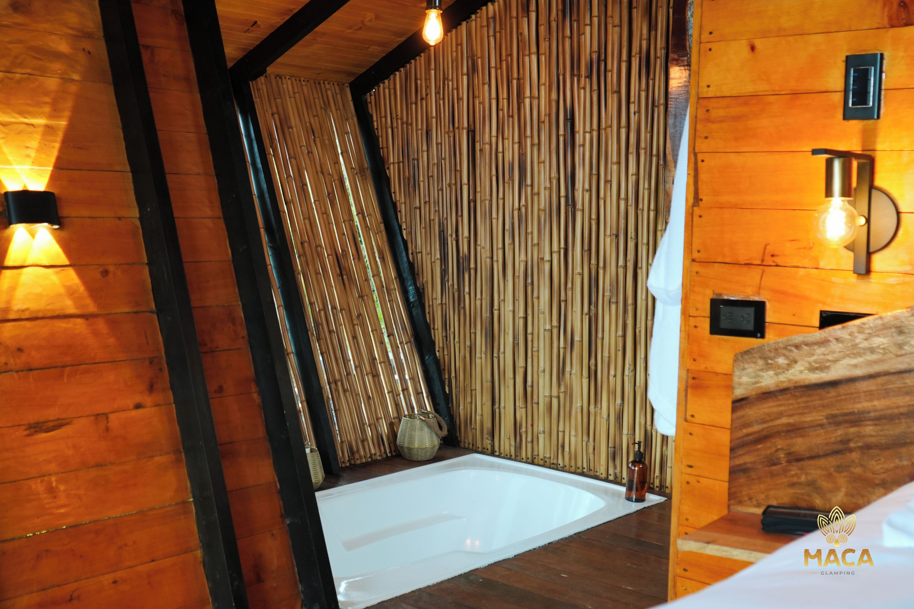 Cabane Confort, balcon, vue lac | Salle de bain