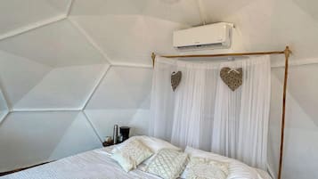 Deluxe Tent, Lake View