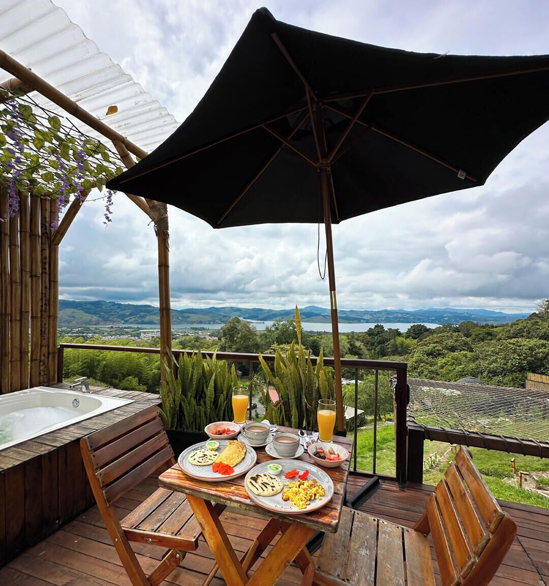 Deluxe Tent, Lake View | Outdoor dining