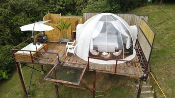 Comfort tent, uitzicht op meer | Buiten dineren