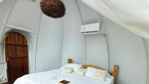 Comfort Tent, Lake View