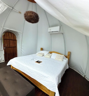 Tenda de campanya Comfort, vistes al llac | Roba de llit d'alta qualitat i cobrellits 