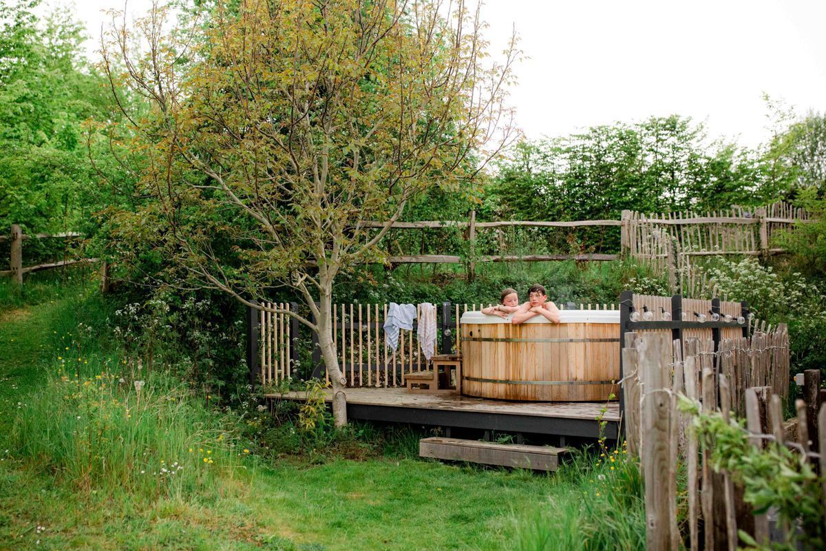 Outdoor spa tub