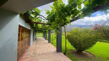Casa luxo, vista para a montanha | Área da propriedade