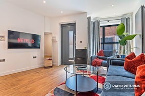 Living area - Modern Reading Houses for Contractors & Families (Reading)