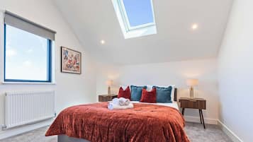 3 Schlafzimmer, Schreibtisch, Bügeleisen/Bügelbrett, Reisekinderbett