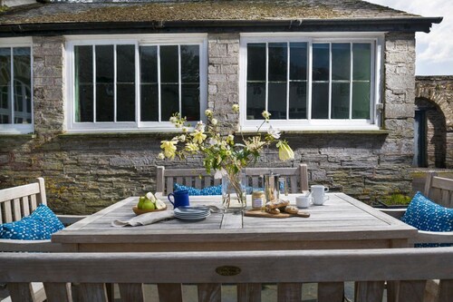 Lostwithiel House - Drei Schlafzimmer Villa, Schläft 6