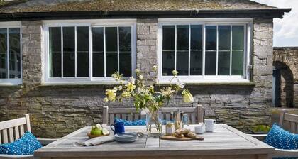 Lostwithiel House - Drei Schlafzimmer Villa, Schläft 6