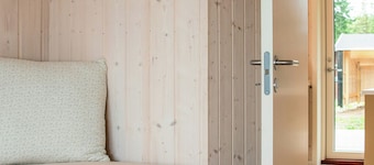 Nybygget sommerhus ved skovene på Djursland