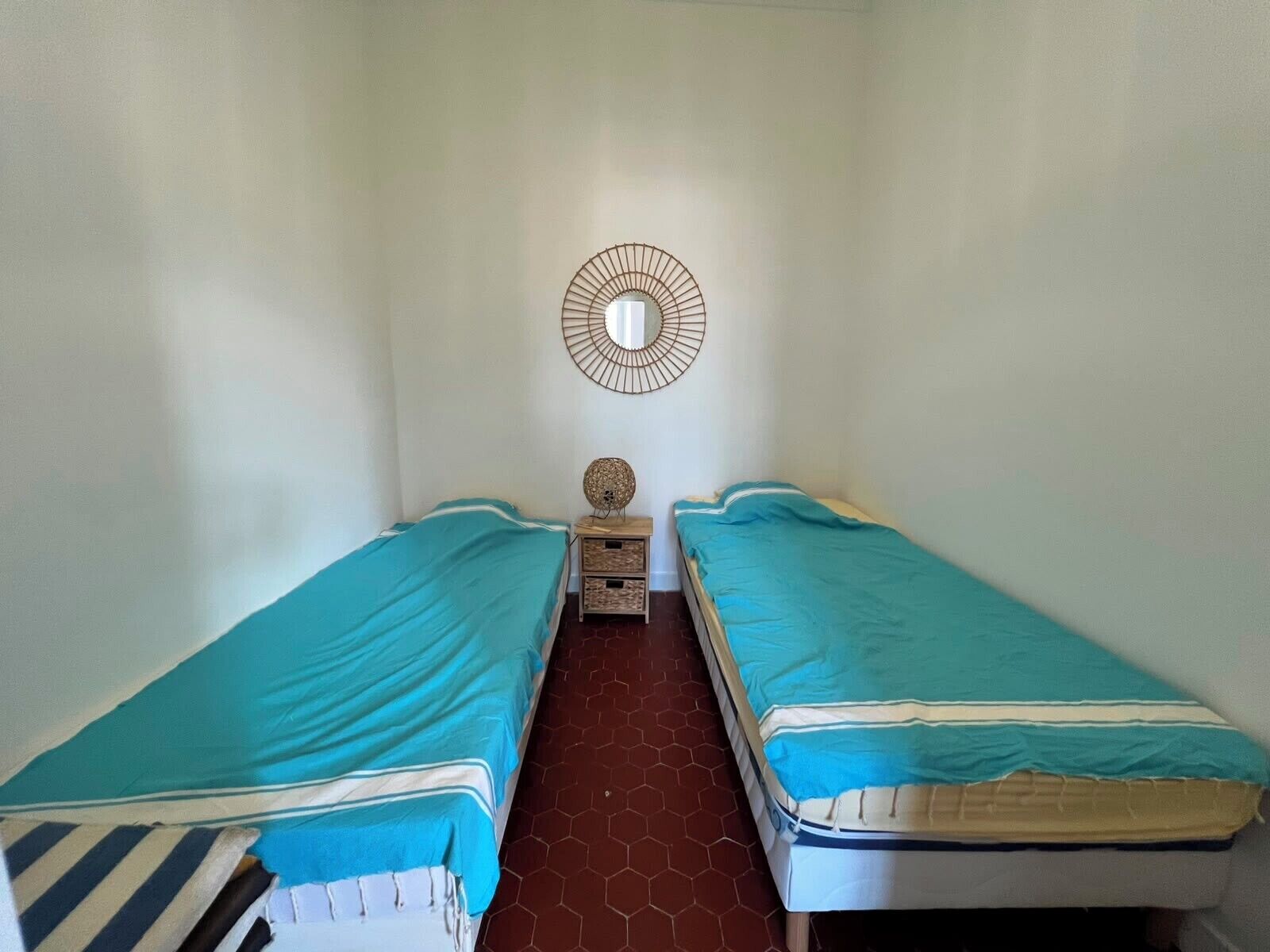 Iron/ironing board, WiFi