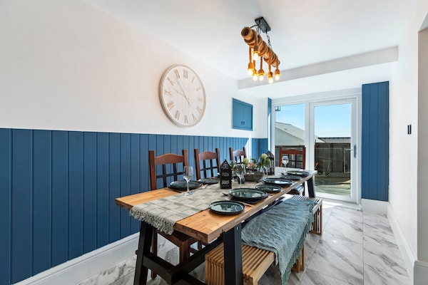 Vitamin Sea - Swimming Pool Hot Tub Sea Views - Saundersfoot