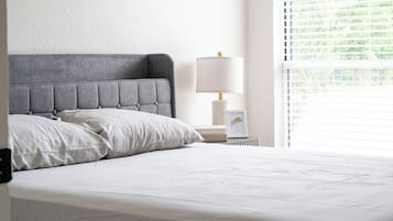 Iron/ironing board, WiFi, bed sheets