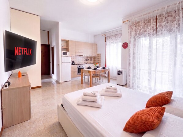 Room - Vrbo Property (Milano)