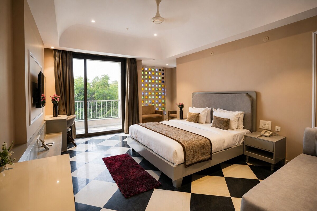 Luxury Garden View Room with balcony | Desk, free WiFi