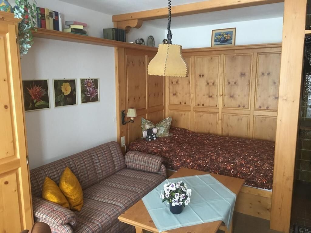 Appartement, balcon, vue jardin