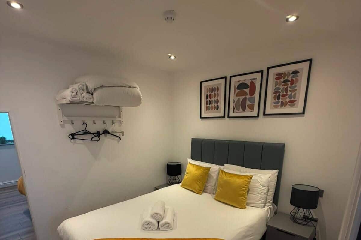 Apartament | Planxa i posts de planxar, wifi gratuïta i roba de llit 