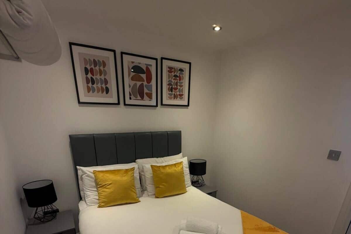 Apartamento | Ferros/tábuas de passar roupa, Wi-Fi de cortesia, roupa de cama