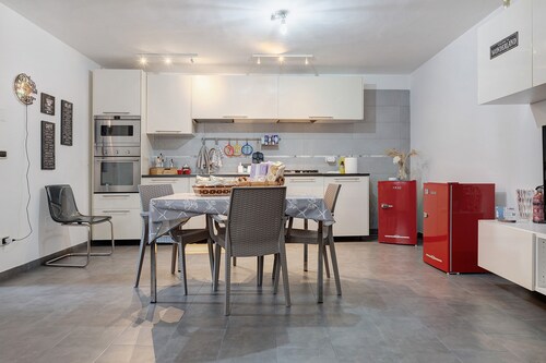 Holiday Home 'Dal Cappellaio Matto' with Private Terrace, Wi-Fi and Air Conditioning