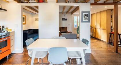 Historic Cottage with a view,
Take refuge in this charming historic cottage