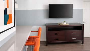 Standard Studio Suite, Kitchen | Interior