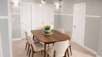 Bungalow Premier, en edificio anexo | Comedor