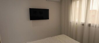 Stunning new apartment just a stone's throw from the beach