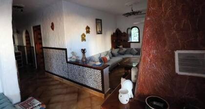 Quiet house with a garden and vegetable garden; beach 5 minutes away