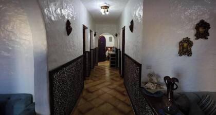 Quiet house with a garden and vegetable garden; beach 5 minutes away