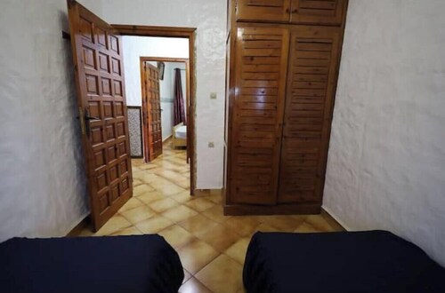 Quiet house with a garden and vegetable garden; beach 5 minutes away