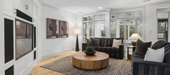 Luxury Retreat - Theater, Game Room, Gym & 6 Private Suites