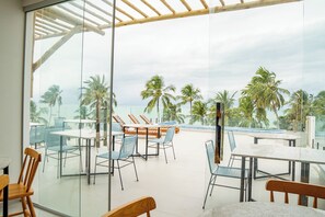 Outdoor dining - Nami Pousada Maragogi (Maragogi)